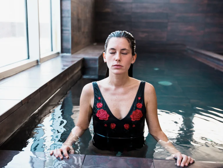 Can Hot Tub Cause Miscarriage Know the Risks Today